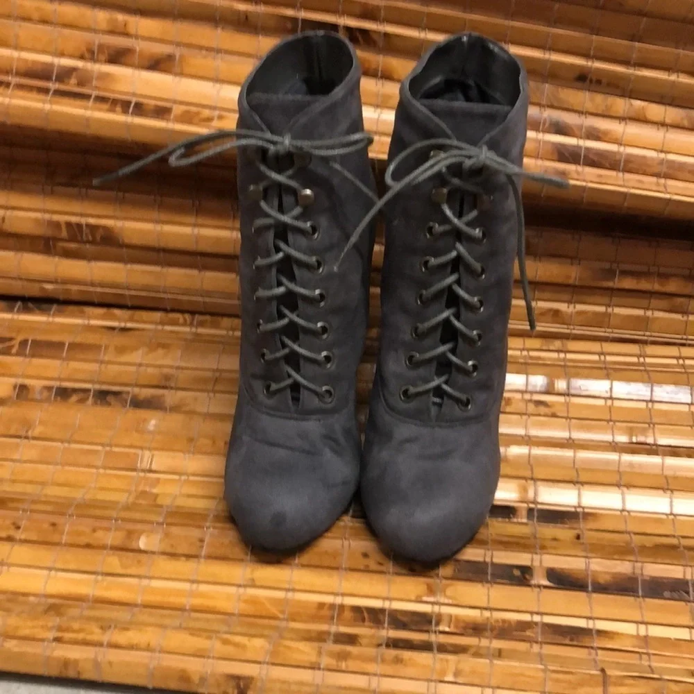 Super sexy suede like booties